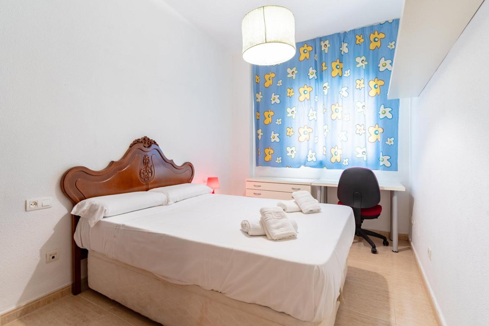 Guestready - Bella Casa En La Plaza De La Merced Málaga Eksteriør billede