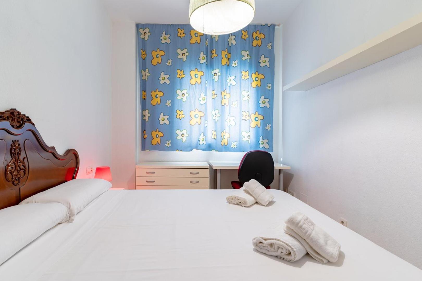 Guestready - Bella Casa En La Plaza De La Merced Málaga Eksteriør billede